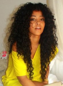 10 Exquisite Essential Oils for Curly Hair & 2 DIY Hair Care Recipes